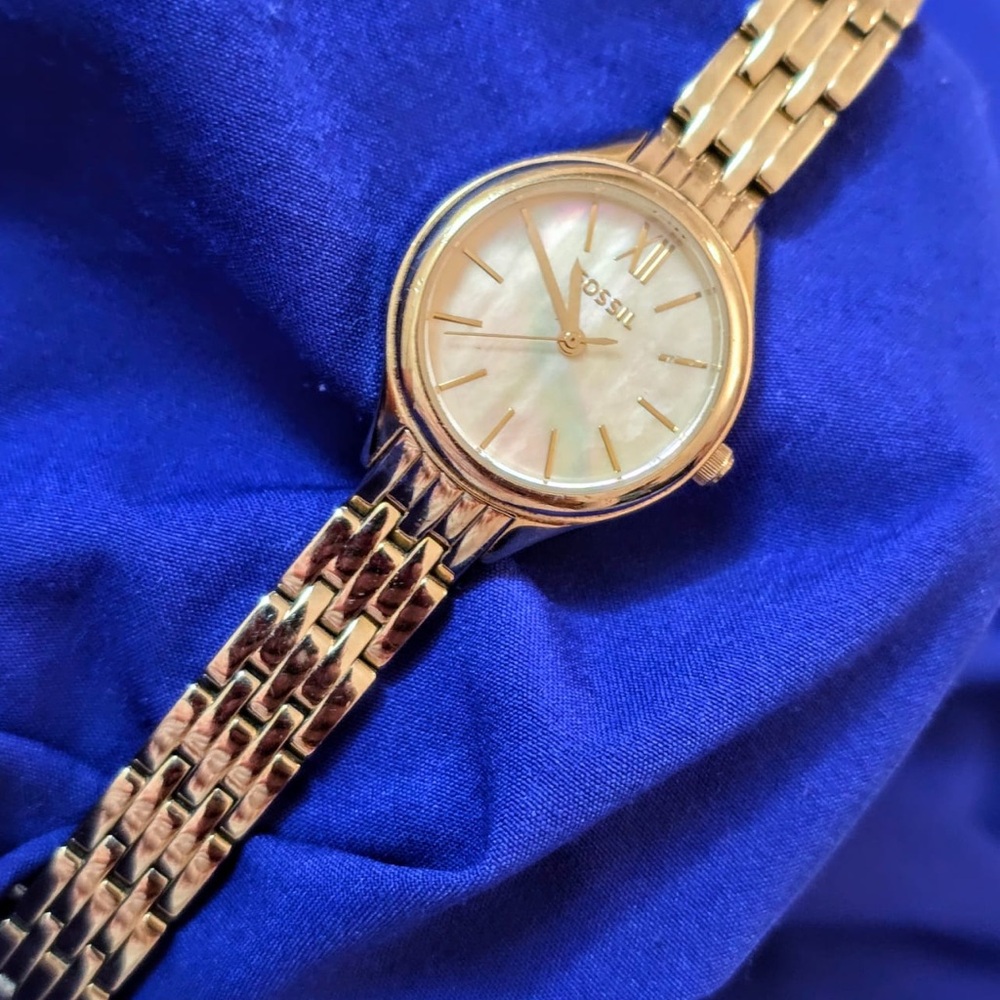 Fossil Vintage Classic Womens Watch 21mm
New battery fully working